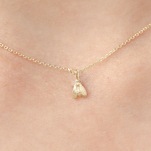 Load image into Gallery viewer, gold bee necklace