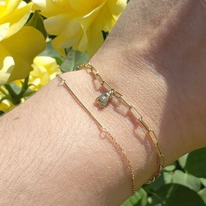 BEE LOVE | Gold Bee Bracelet for Women | Bow to the Bee