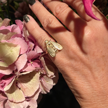 Load image into Gallery viewer, wearing bee pinky ring